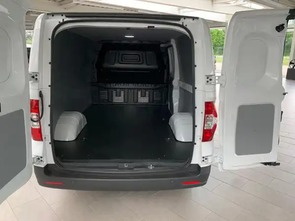 MAXUS E-DELIVER 3 LWB 50 KWH (8/15)