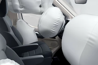 Maxus eDeliver9 Innenraum mit ausgelösten Airbags