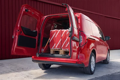 Mercedes-Benz Citan rot mit geöffnetem Kofferraum
