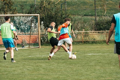 STERNPARTNER TESMER SPT Cup Fußballspieler laufen Fußball
