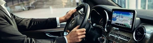 Probefahrt Mercedes-Benz Hände am Lenkrad